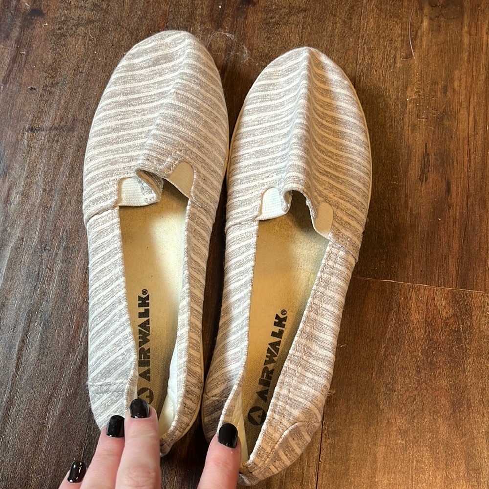 Airwalk grey and cream striped flats size 6.5